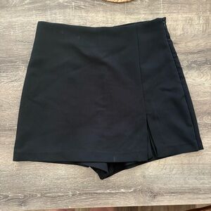 Black Skort